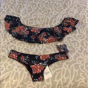 Brand new billabong bathing suit